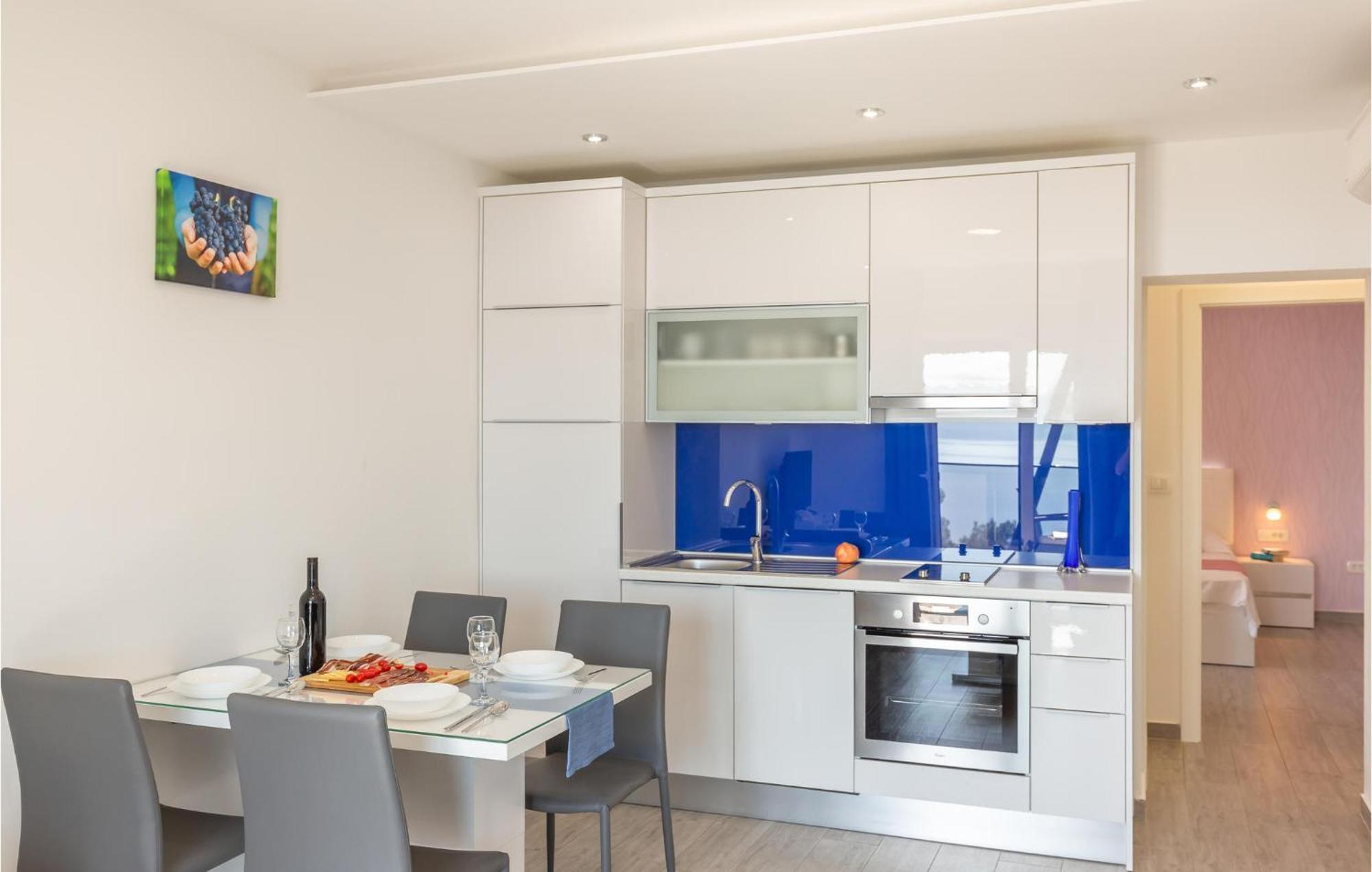 Amazing Apartment In Medici With Kitchen Kutlesa Экстерьер фото