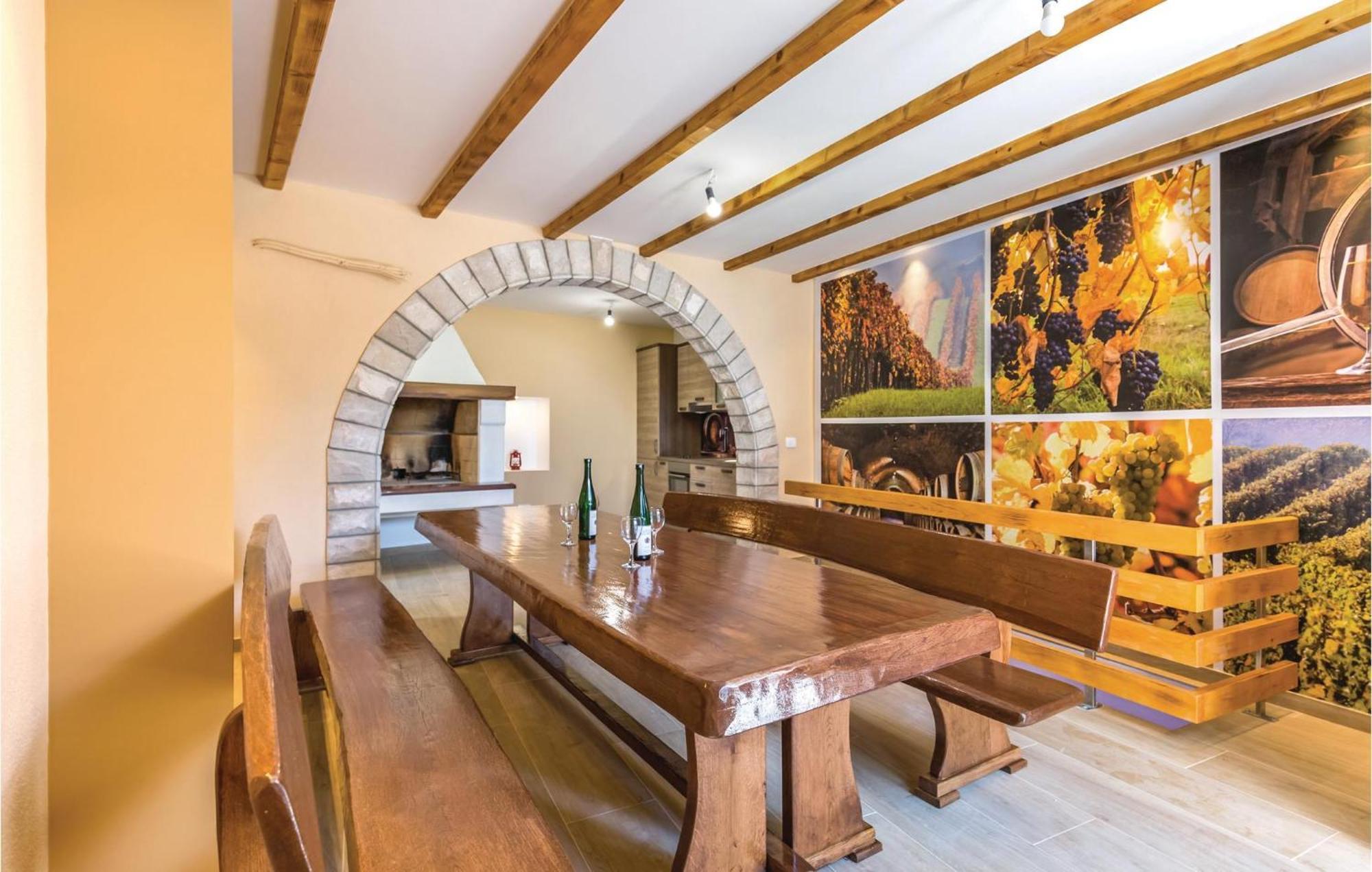 Amazing Apartment In Medici With Kitchen Kutlesa Экстерьер фото